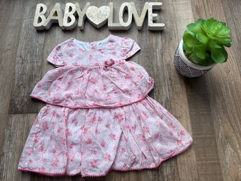 - Robe Mayoral         - 6 mois - Très bon état