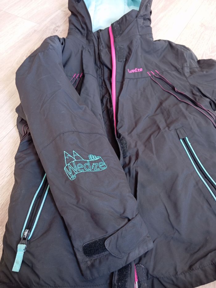 Veste de ski noir, rose et bleu en 8 ans. Très bon état  Wedze - photo numéro 3