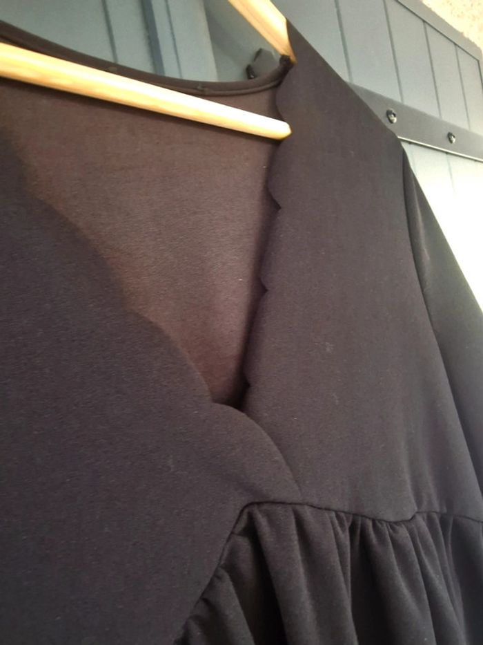 Robe mi longue noir festonné - photo numéro 4