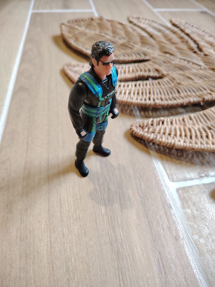 🦖 Figurine Docteur Ian Malcolm Jurassic World/Jurassic park année 1997 marque kenner - photo numéro 3