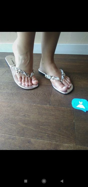 Claquettes / tongs taille 38 🖤