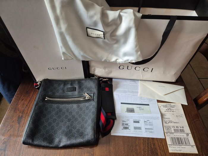 Sacoche GUCCI supreme GG