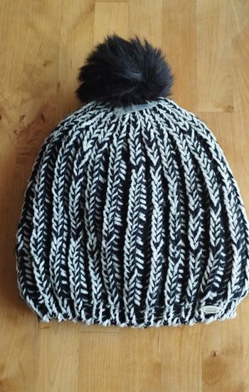 Bonnet à pompon Oxbow neuf