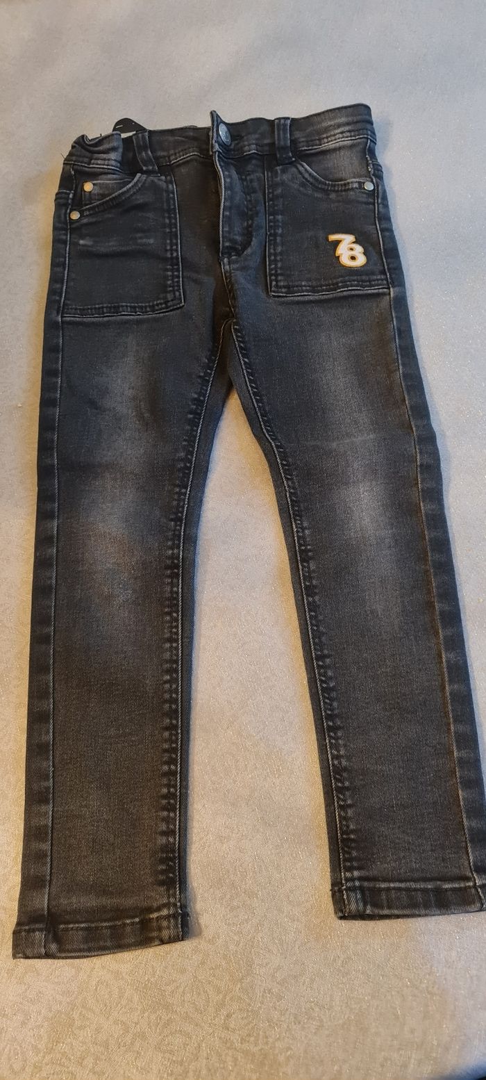 Jean super skinny tape a l'œil 4 ans