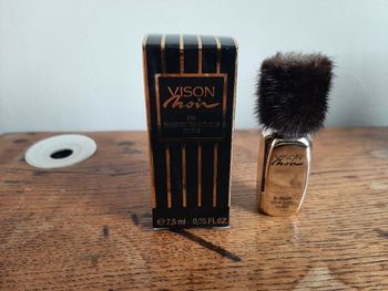 Miniature de parfum. Vison noir Robert de Beaulieu