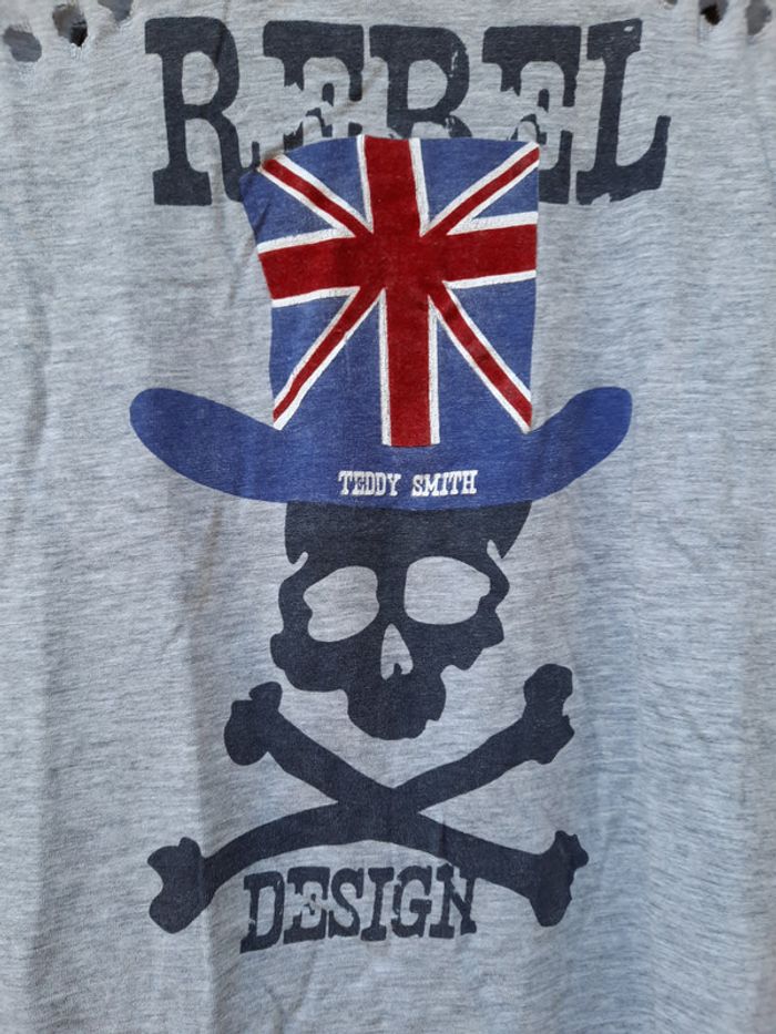 Superbe tee-shirt Teddy Smith, original, gris, tête de mort, 16 ans - photo numéro 3