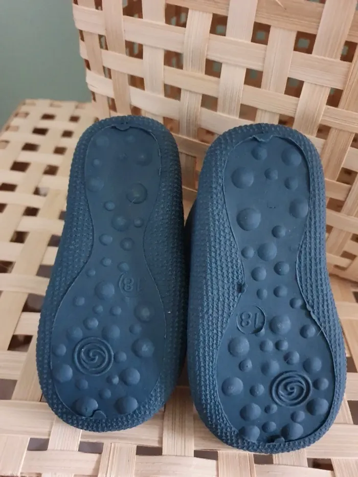 Chaussons bleus - photo numéro 5