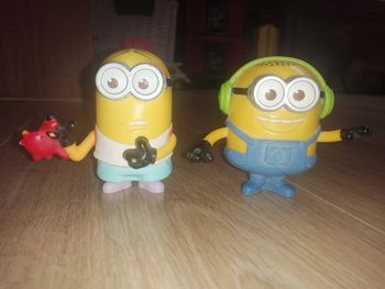 Lot figurines minion