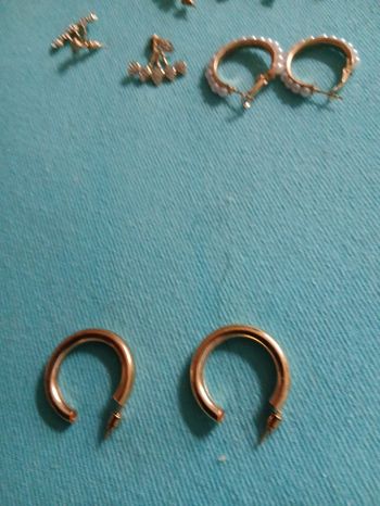 Boucle d oreille ronde dorée neuve