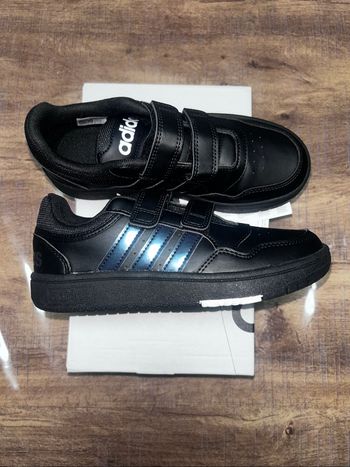 Baskets adidas neuf