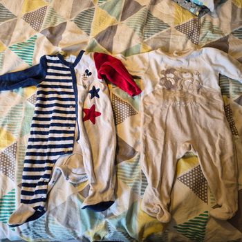 Lot de pyjamas 