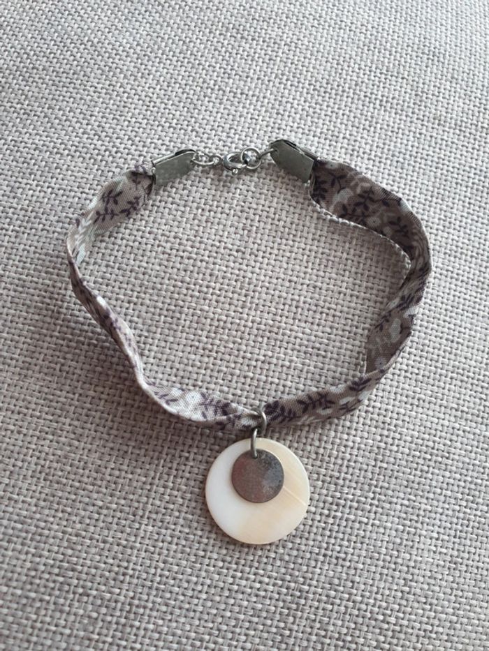 Bracelet tissus fleurie et nacre