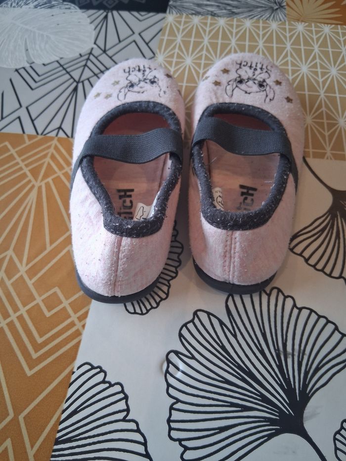 Chaussons pantoufles fille rose stitch pointure 27 - photo numéro 3