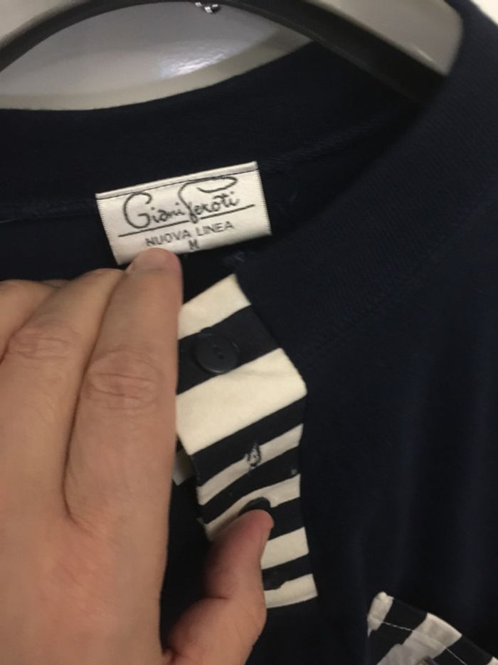 t-shirt noire taille M en bon etat - photo numéro 3