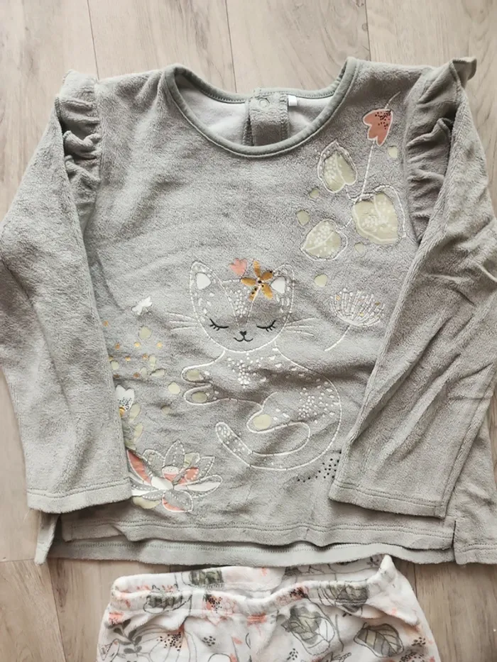 Lot 2 pyjamas 2 pièces hiver velours 36 mois - photo numéro 8