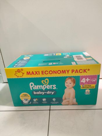 98 Couches taille 4+ Pampers