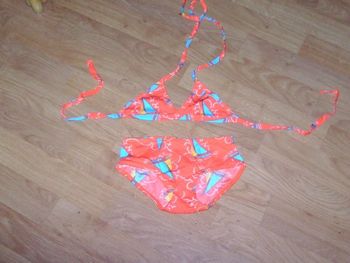 Maillot de bain 2 pièces DARINA fond orange et bateaux 6 ans NEUF