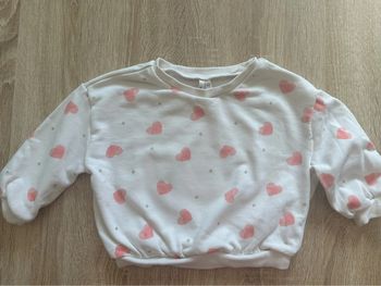 Pull blanc motifs cœurs