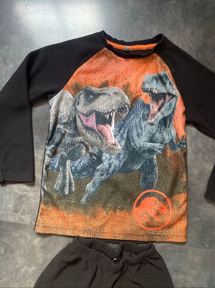 Pyjama fin polaire dinosaures 7 ans 122 cm jurassik World C&A - photo numéro 2