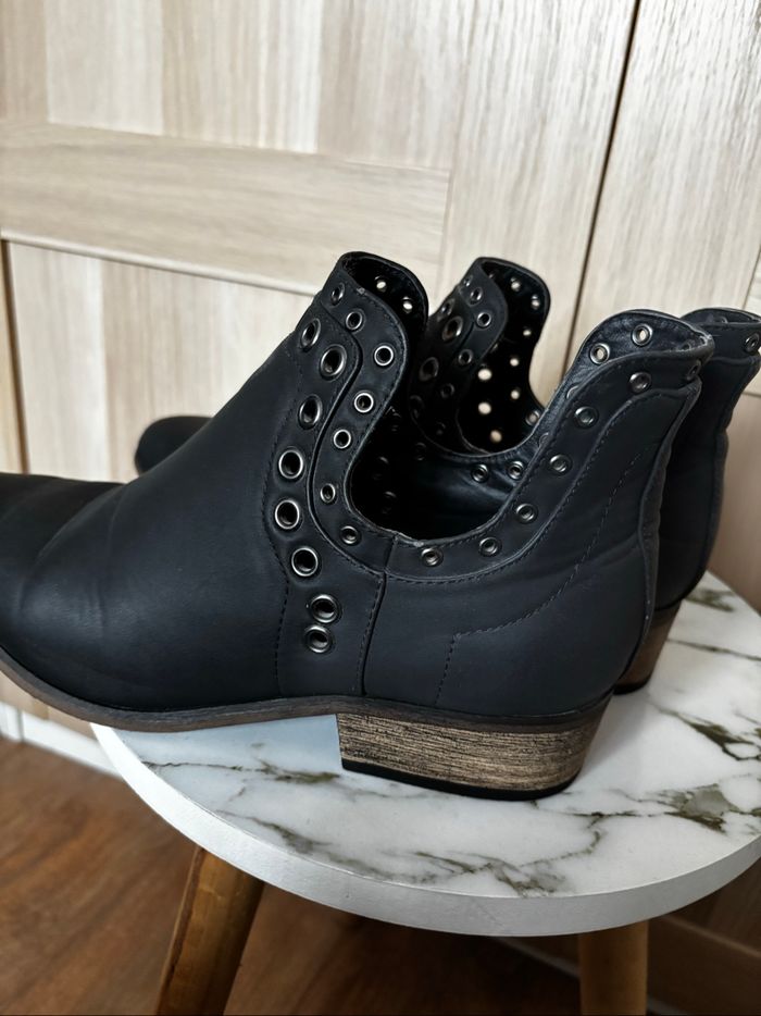 Bottines noires œillets GEMO t.39 - photo numéro 4