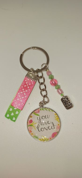 Porte clé amour " You are loved"