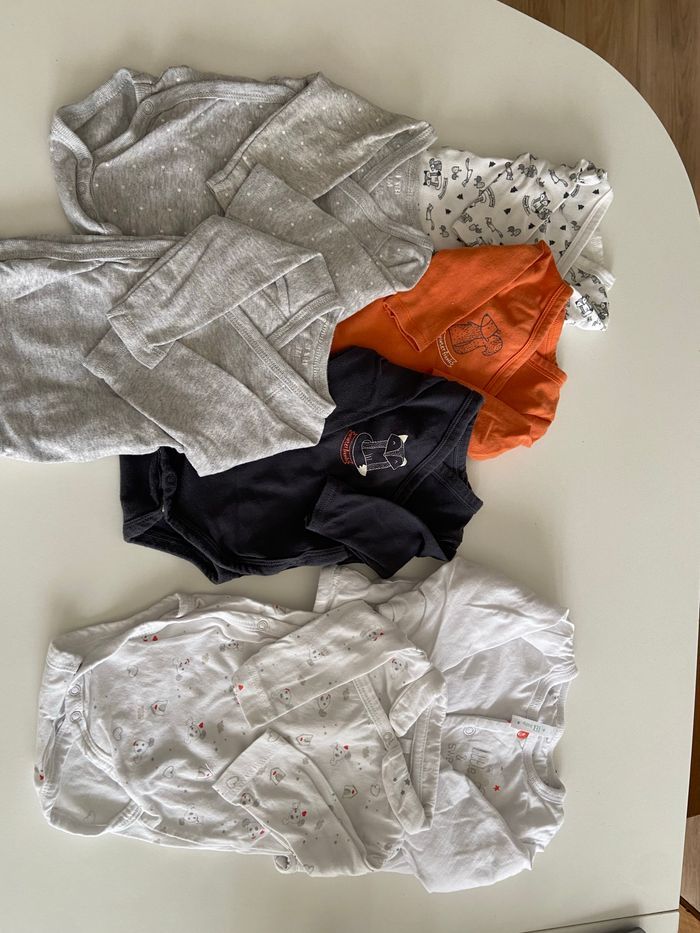 Lot de vêtements bébé garçon taille 1 mois - photo numéro 3