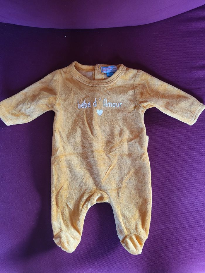 Lot 3 pyjamas et 3 bodies taille naissance - photo numéro 6