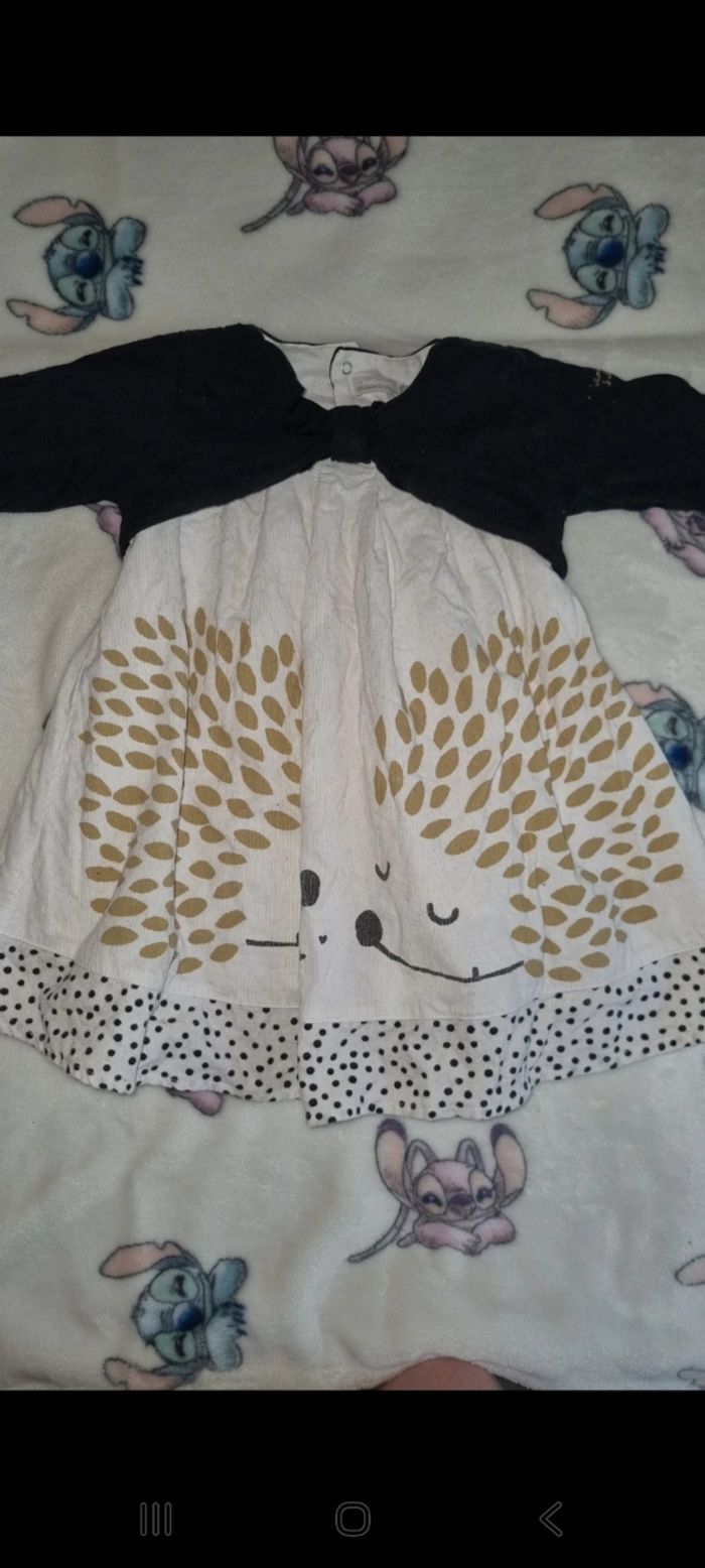 Robe épaisse 9 mois en bon état