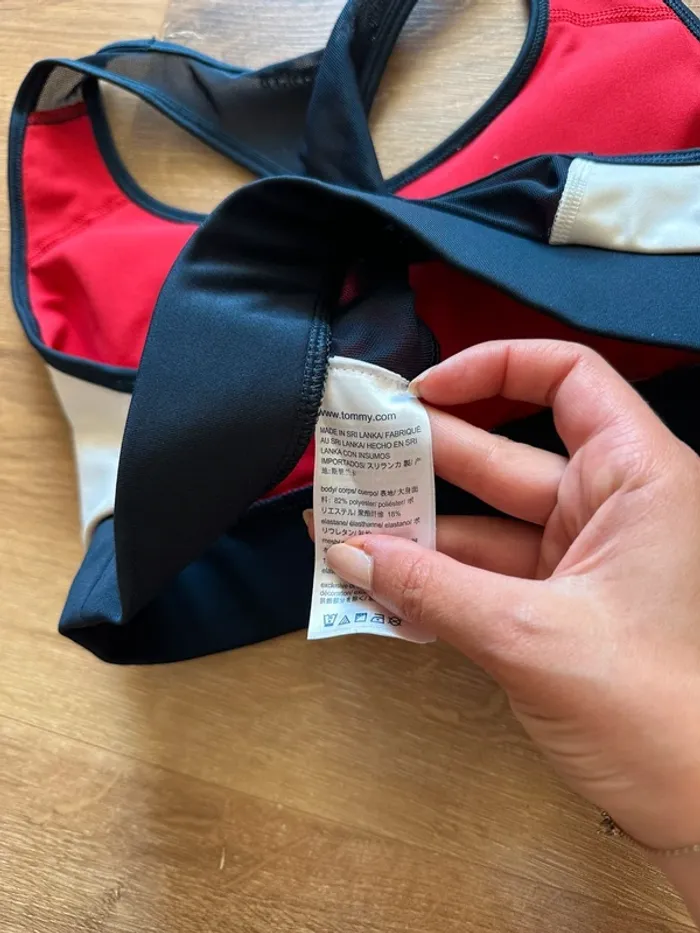 Brassière de sport Tommy Hilfiger bleue rouge et blanche taille 36 - photo numéro 4