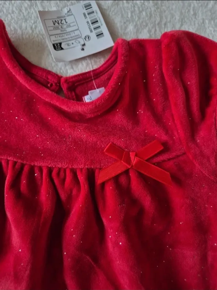 Robe rouge et paillettes dorées 
Kimbaloo
12 mois
Neuf - photo numéro 2