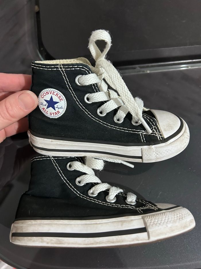Converse montante bébé taille 21 - photo numéro 2