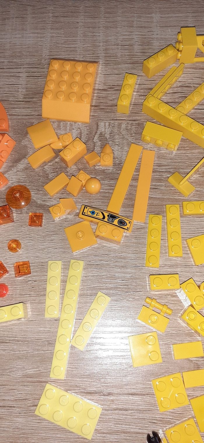 Lego jaune - photo numéro 3