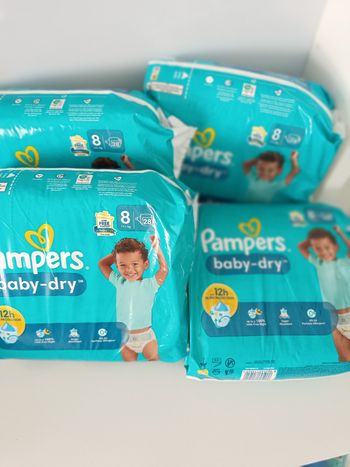 4 paquets Pampers taille 8