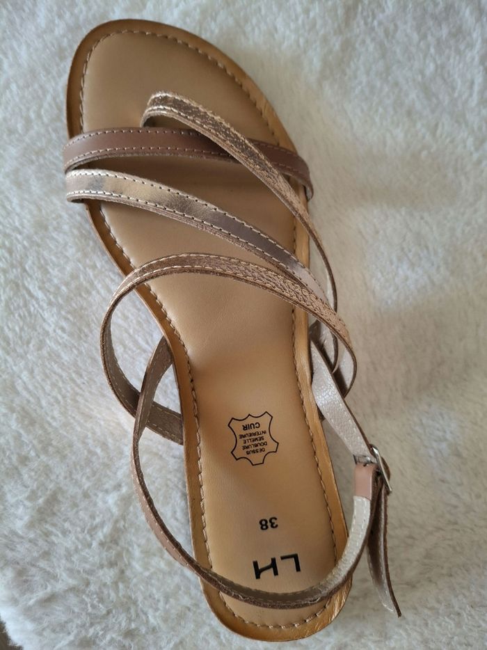 Nu pieds - photo numéro 2