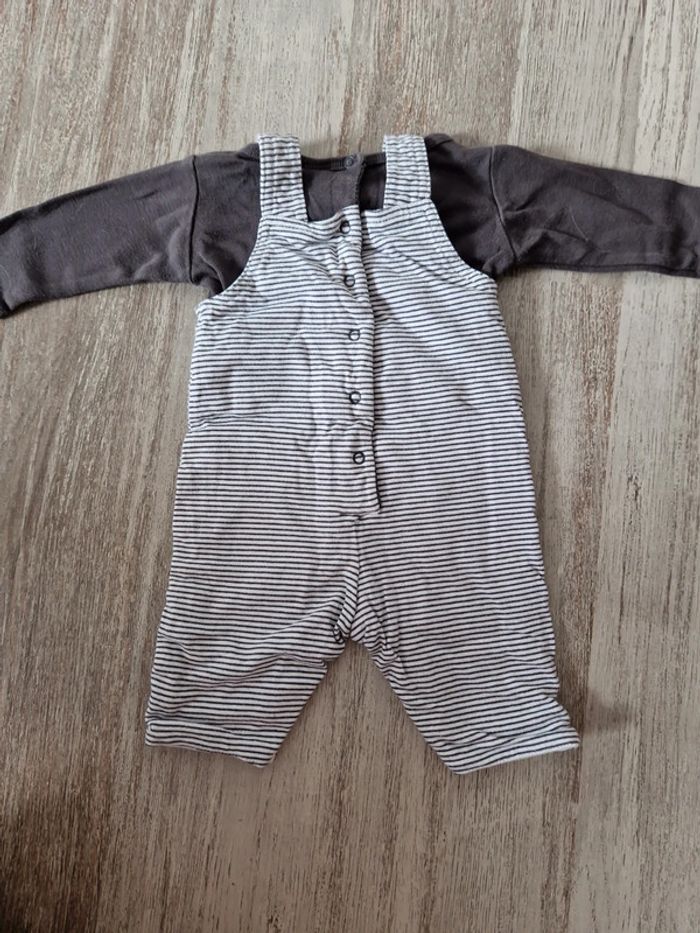 Salopette 1mois - photo numéro 4