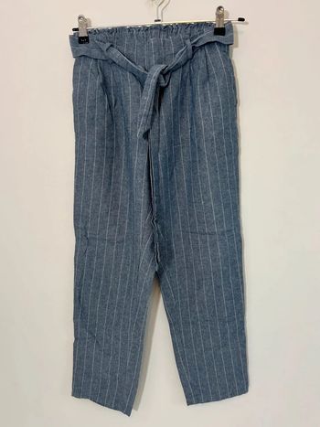 Pantalon bleu rayé