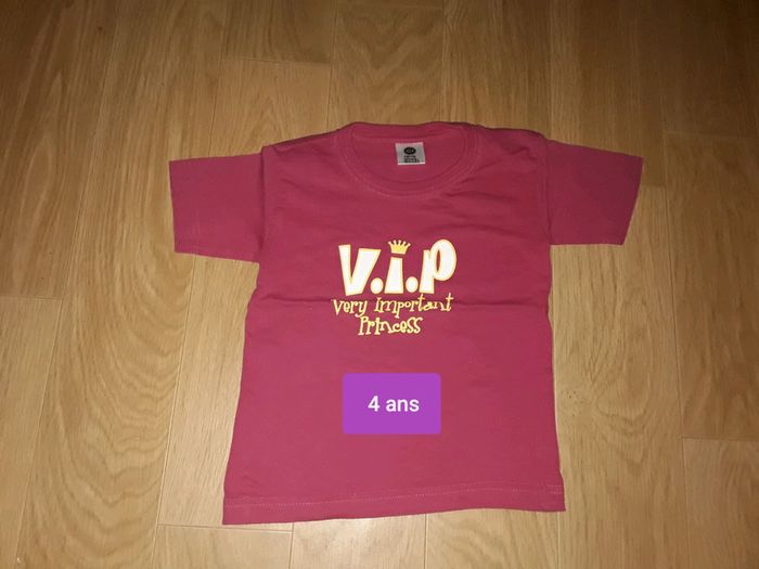 🌺 Tee Shirt Fushia V.I.P. en 4 ans 🌺