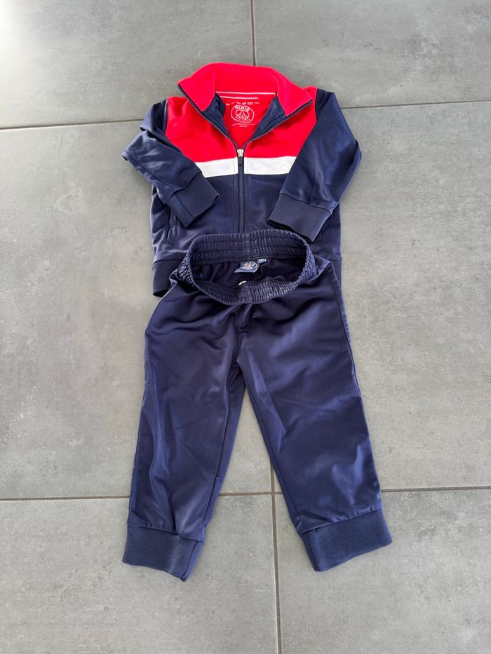 Ensemble jogging Paris 24 mois