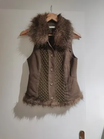 Veste sans manche fausse fourrure kaki - 36