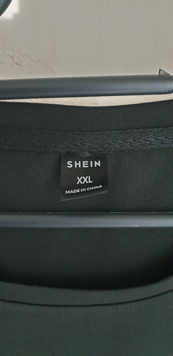 Tee-shirt noir XXL shein - photo numéro 3