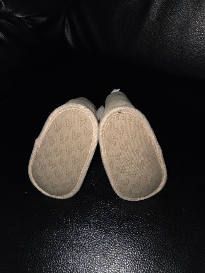 Vends paire de chausson bébé rennes de Noel - photo numéro 3