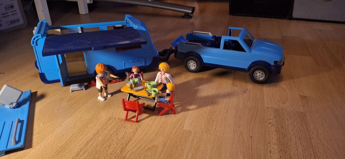 Playmobil Caravane + 4×4 voiture décapotable - photo numéro 2