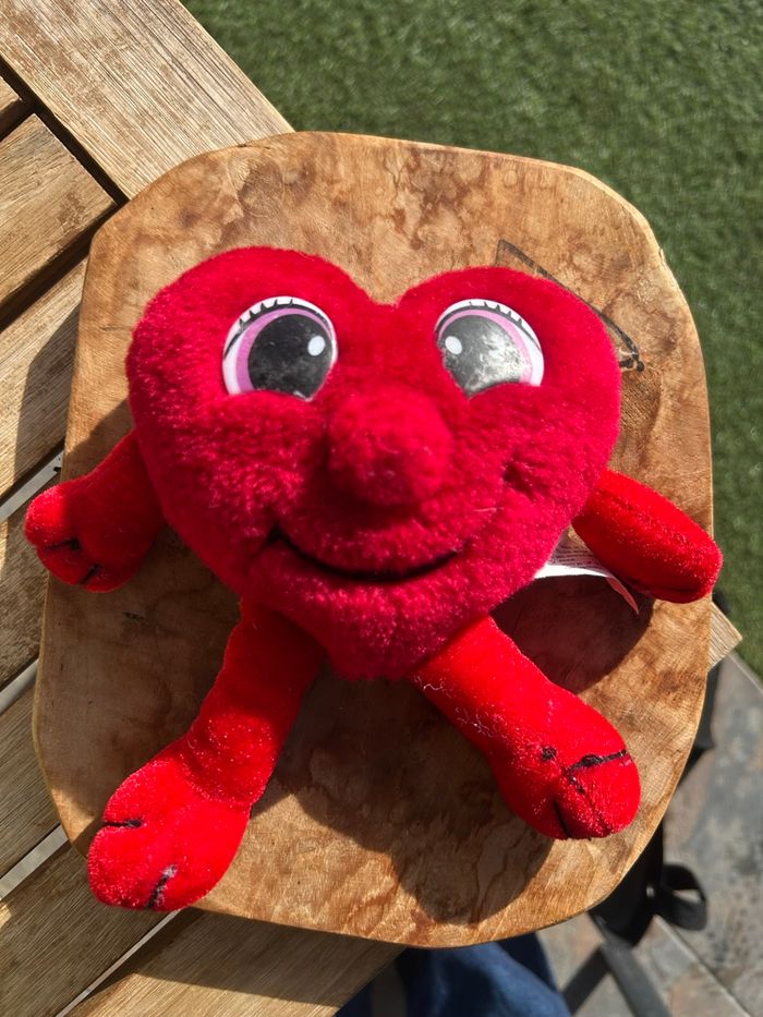 Peluche Cœur Souriante – Rouge vif - photo numéro 2