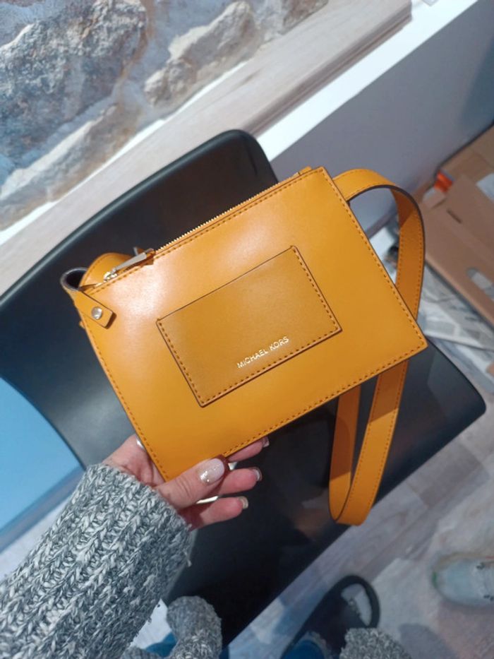 Sac bourse cuir et daim jaune MK - photo numéro 9