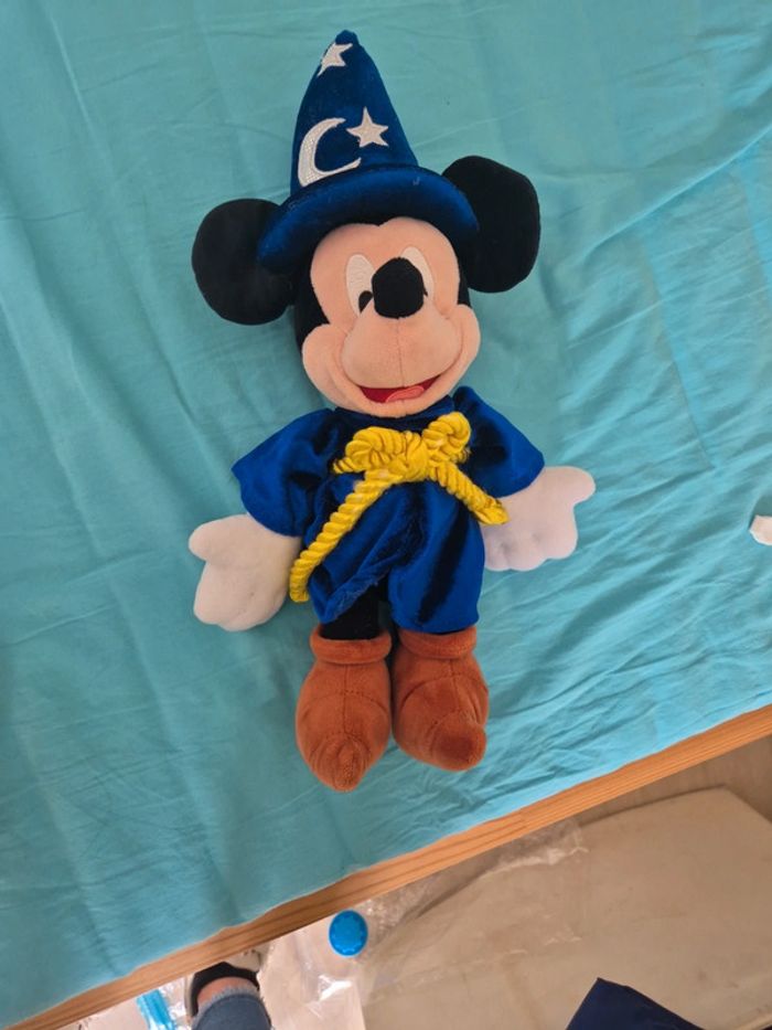 Peluche mickey magicien