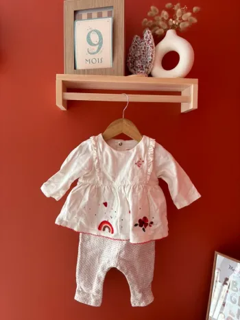 Ensemble catimini bébé fille taille 9 mois