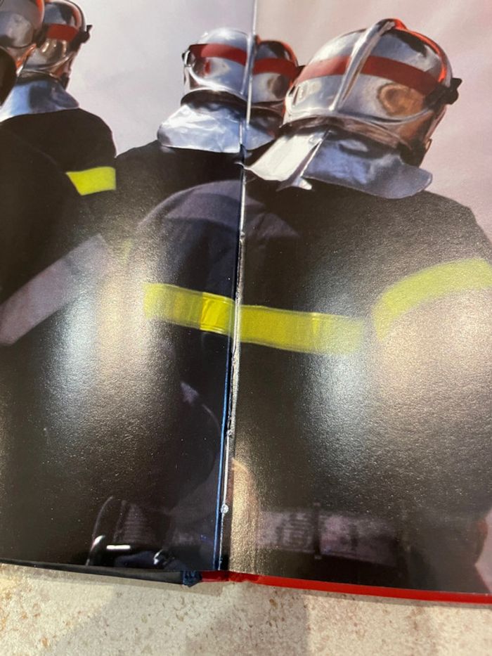 Livre Les Pompiers Qui sommes nous? - photo numéro 5