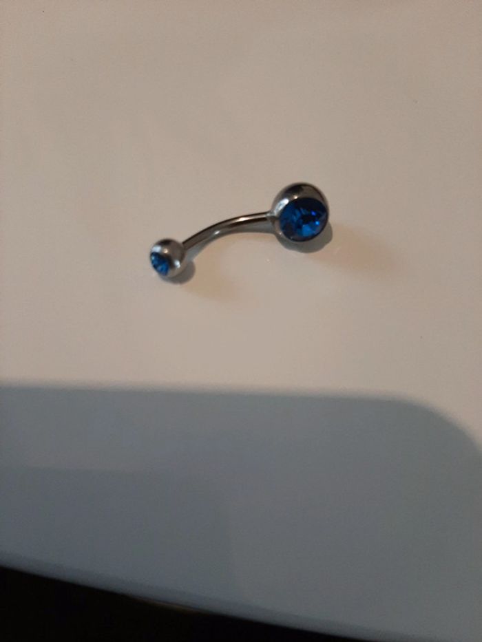 Piercing nombril - photo numéro 7