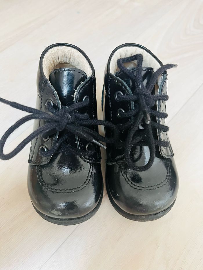 Bottines bébé fille noir brillant