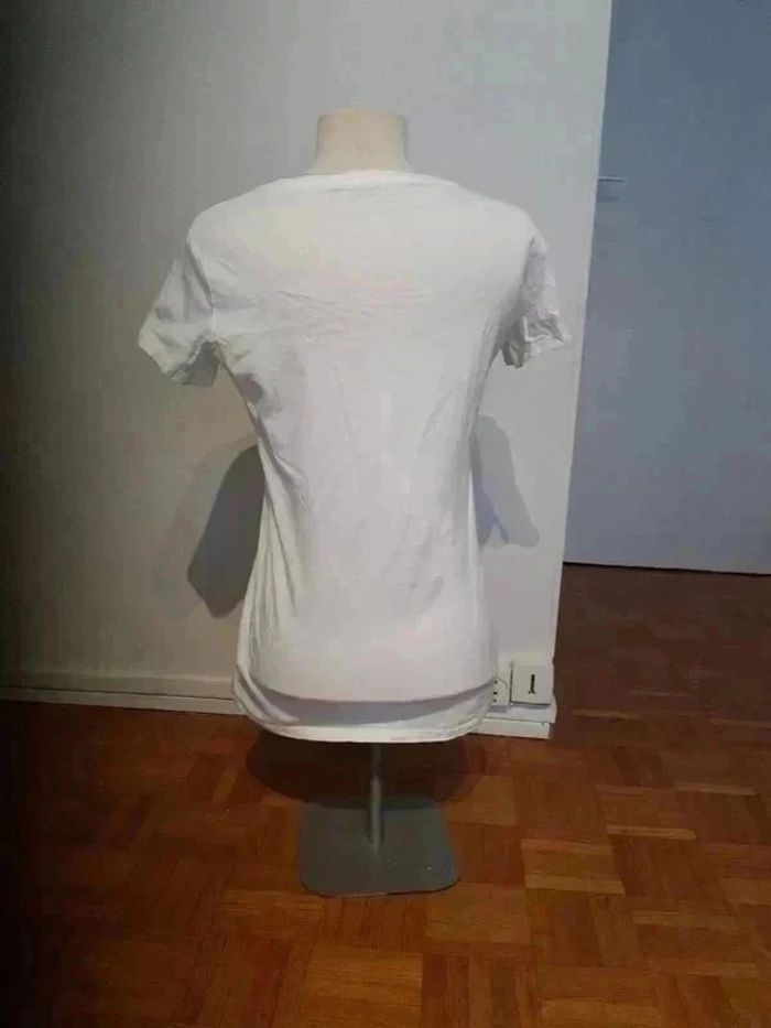 T-shirt Guess 38 neuf - photo numéro 5